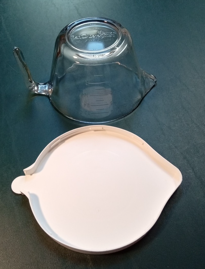 The Pampered Chef 4 Cup Glass Measuring Batter Mixing Bowl w/White Lid |  eBay