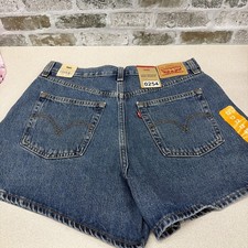 Levi's Women's High-Waisted Relaxed Fit 5 Pocket Cotton Denim Mom Short, 31, 12
