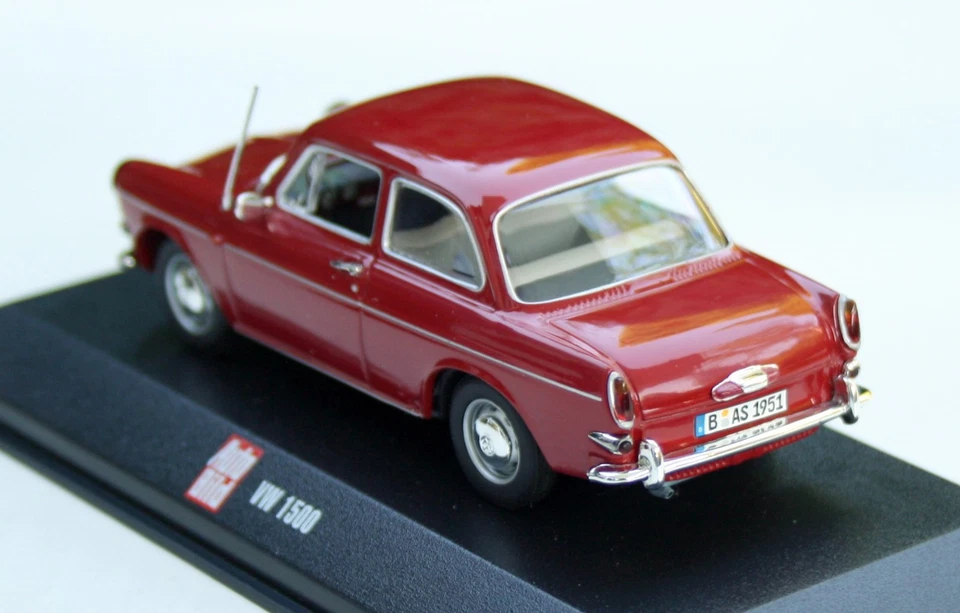 VW 1500 Typ 3 Limousine Bj. 1961-1966, Rosso, Minichamps-Sondermodell Auto Foto - Immagine 2 di 4