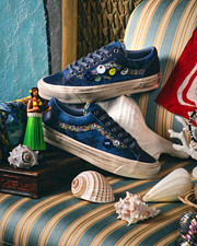 VANS Men s Blue Low Top Canvas Lace Up Sneakers Rubber Waffle Sole