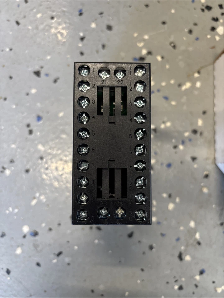 Контроллер температуры Watlow 988A-10CB-MBGG новый в коробке бесплатная доставка - Изображение 3 из 4