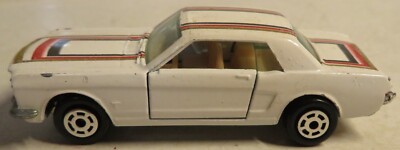 Vintage Yatming 1966 Ford Mustang No 1073 White 1:64 Diecast Toy Car Hong Kong