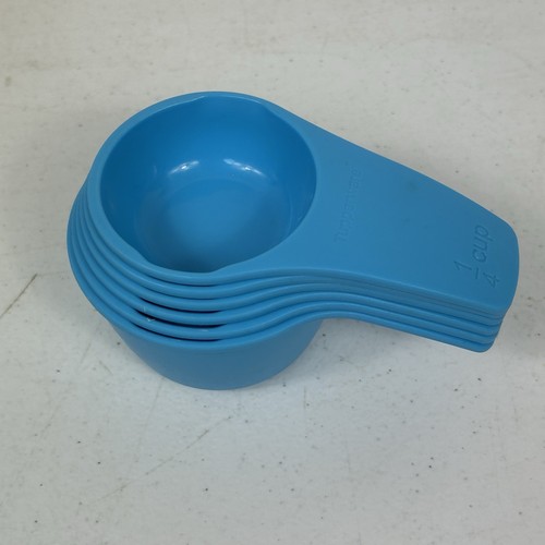 Tupperware Set of 6 Curved Handle Measuring Cups #7930A-7925A Blue - Picture 2 of 5