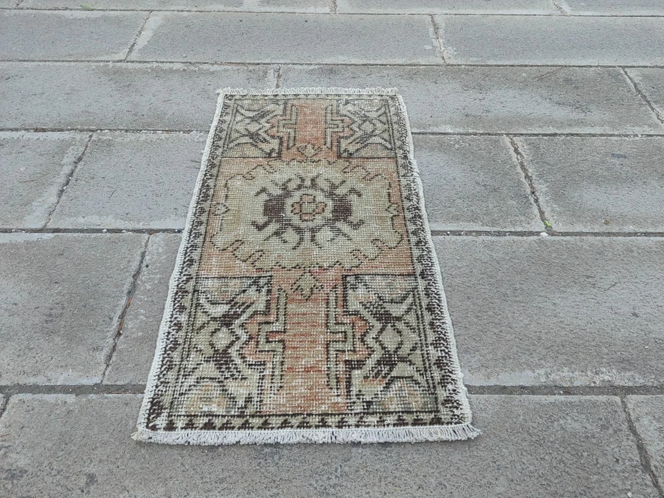 Vintage Turkish Oushak Small Rug 1.5x2.8 ft | Faded Beige & Terracotta - Image 3 of 4