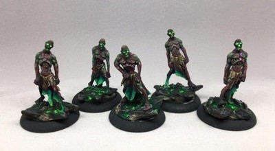 Red Box Games Warband of the Dark Beyond Wretched Undead (5 Stück Zombie Set)