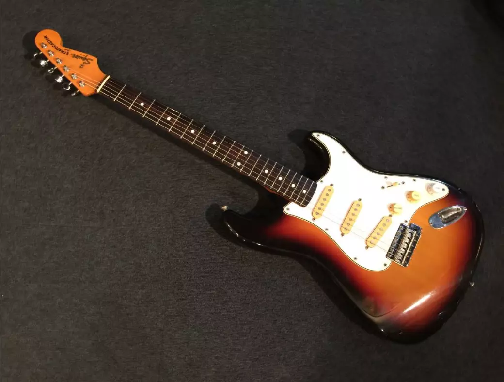 Electric Guitar Squier by Fender SST30 3TS/R Stratocaster Sunburst