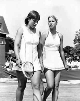 Tennis Martina Navratilova With Chris Evert 1975 Old Photo