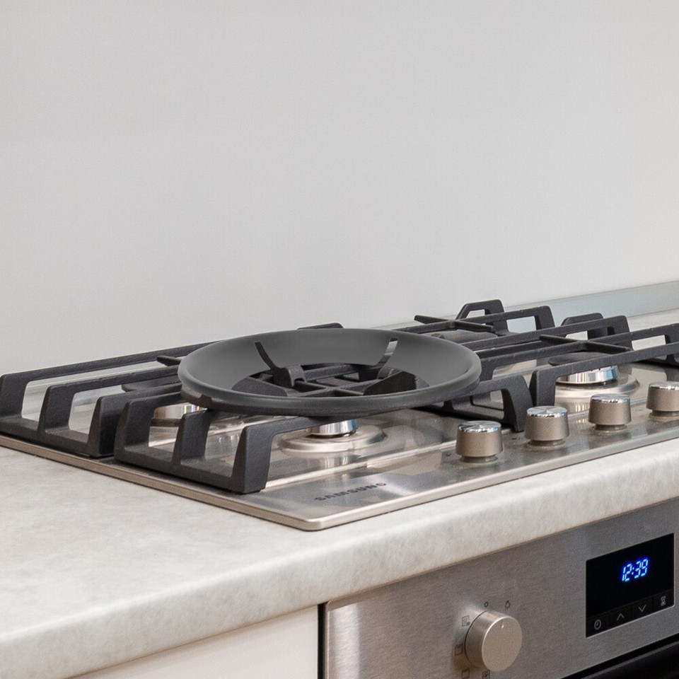 Saving Wok Holder Pan Stand Gas Stove Windshield Fire Gatherer