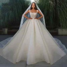 Luxurious A-line Wedding Dress Square Neck Sleeveless Lace Applique Bridal Gowns