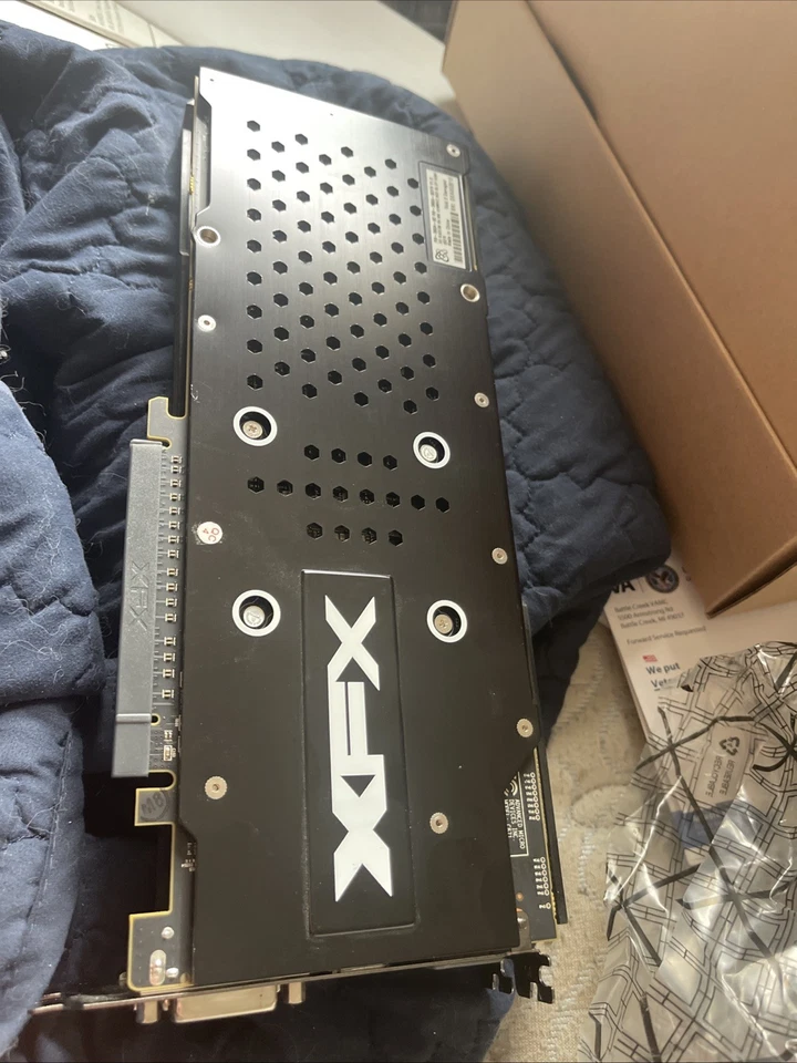 XFX Radeon R9 390 8GB GDDR5 Video Card (R9-390P-8256) - Image 3 of 4