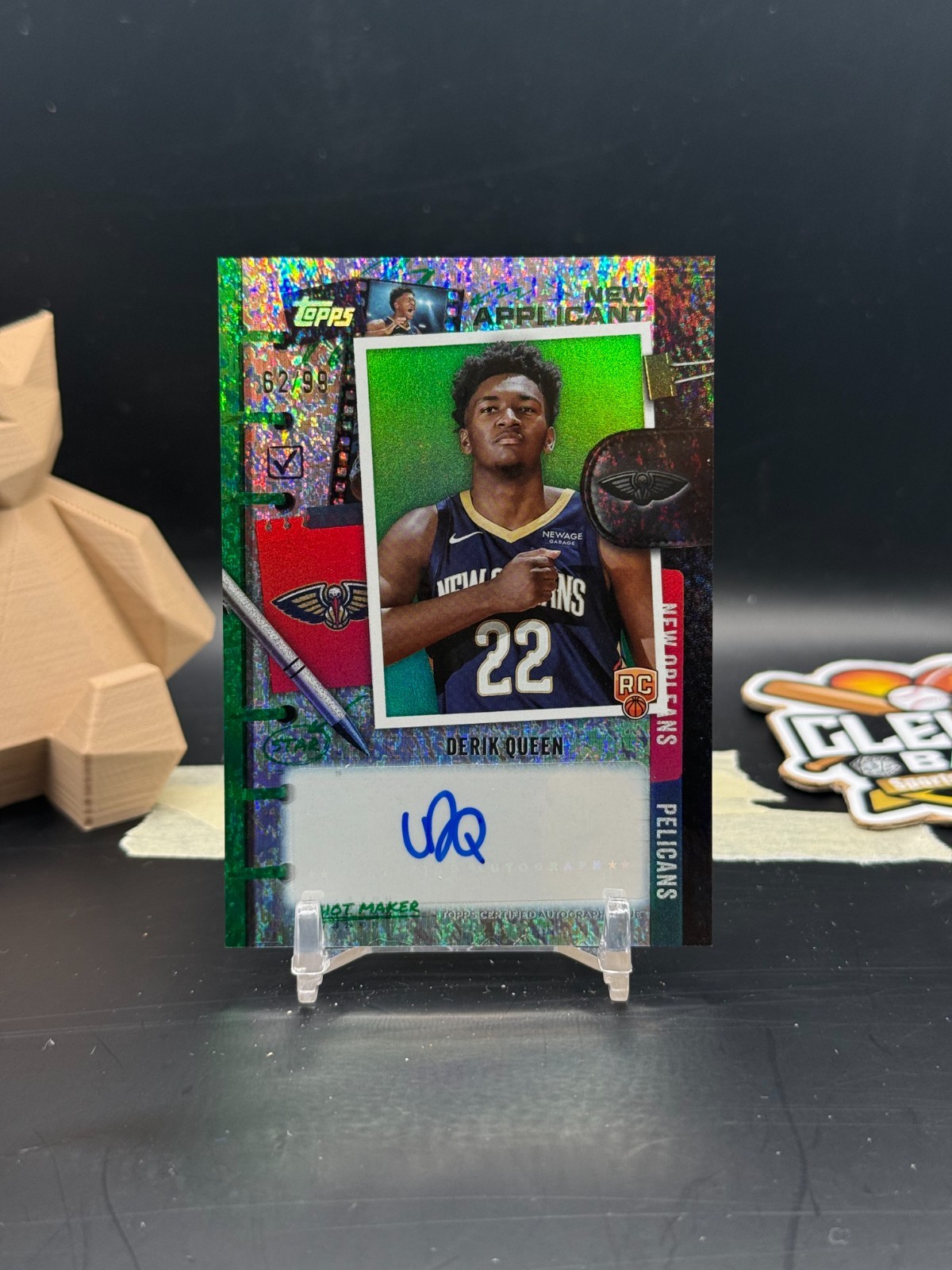 Derik Queen 2025-26 Topps New Applicant Green HoloFoil /99 Rc Auto Pelicans(CBR)