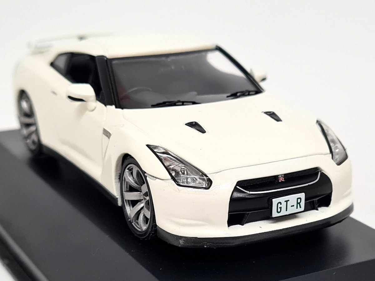 First43 1/43 Nissan GT-R R35 2008 Pearl White Diecast Scale Model Car