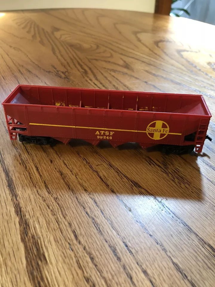 VTG Model Power Santa Fe Hopper Car HO ATSF 99246 - Image 4 of 4