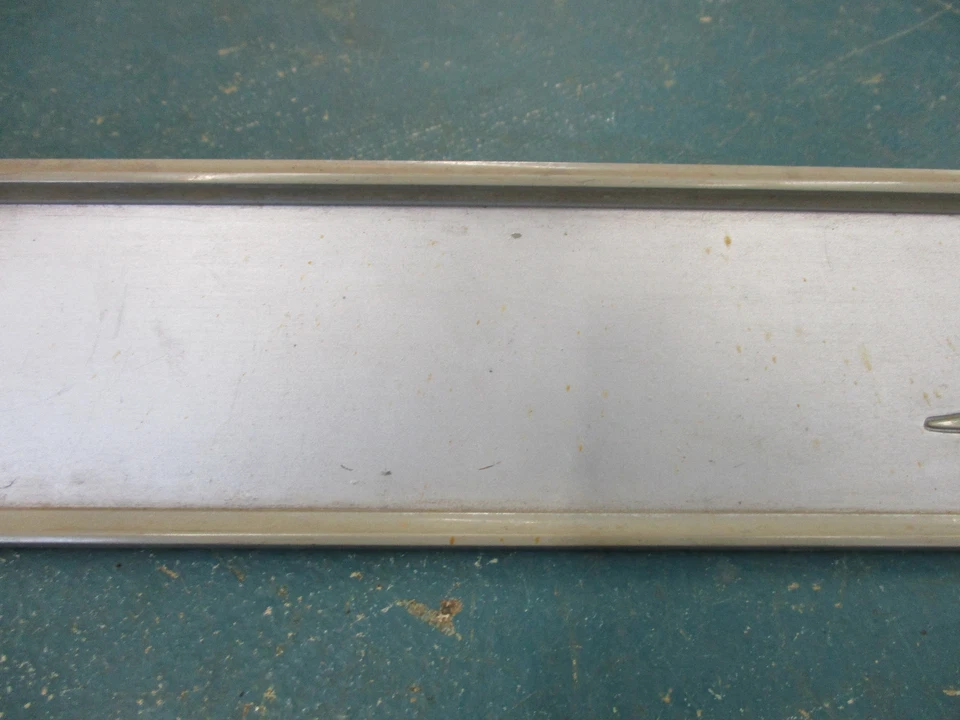 Отделка двери перчаточного ящика 67-69 Plymouth Barracuda 1967 1968 1969 2822370 - Изображение 3 из 4