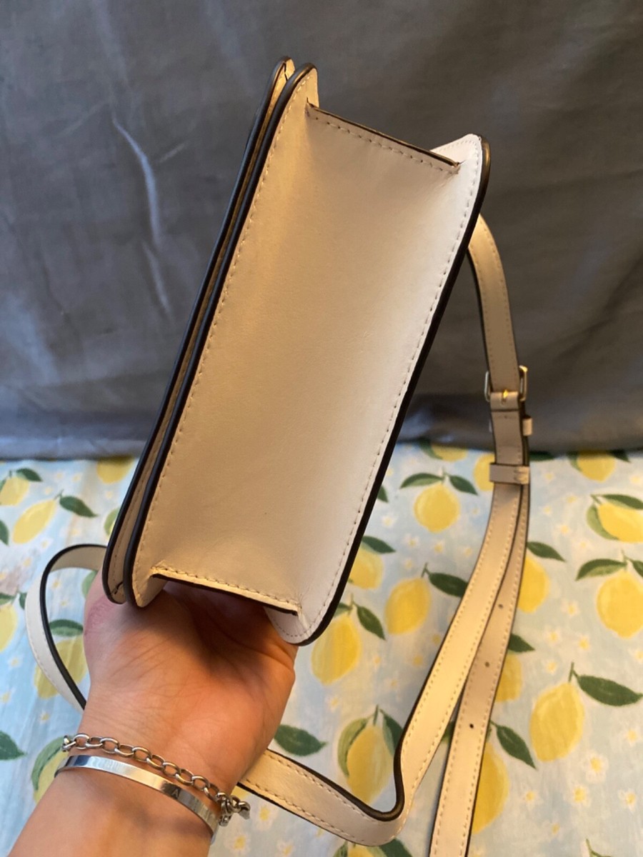 Coach NewYork crossbody bag(SF Outlet -Used Once- Size Coach NewYork crossbody bag(SF Outlet -Used Once- Size