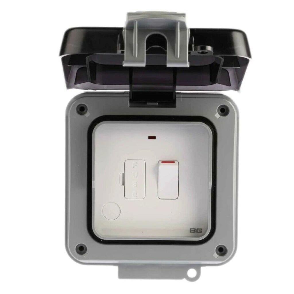 Компания BG Elektro проводит международный фестиваль электрооборудования в котором используется защита от перегрузки по току IP66 мощностью 13 ампер WP53 6890₽