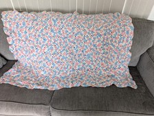 Vintage Baby handgehäkelt afghanisch rosa weiß & blau! Babydecke