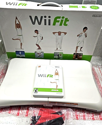 任天堂W iiとWiiフィットボード&ゲームソフト Nintendo Wii Balance Board Bundle with Wii Fit Board and Wii Fit