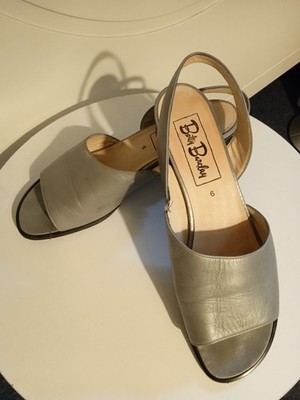 Silberne Schicke und edle Sandalen Betty Barclay aus Leder Gr.6 / 38-39
