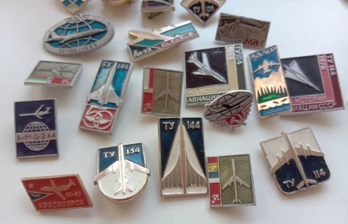 Badges Soviet "Airplanes and helicopters (41 pieces) USSR era image 4