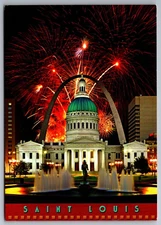 Postcard Fireworks over Jefferson National Expansion Memorial Saint Louis    J-7