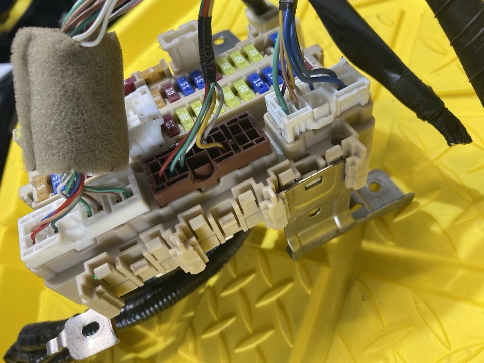 Relé de caixa de junção fusível interno para sala de cabine Nissan Pathfinder 3,5L fabricante de equipamento original 2013-2016 - Imagem 2 de 4