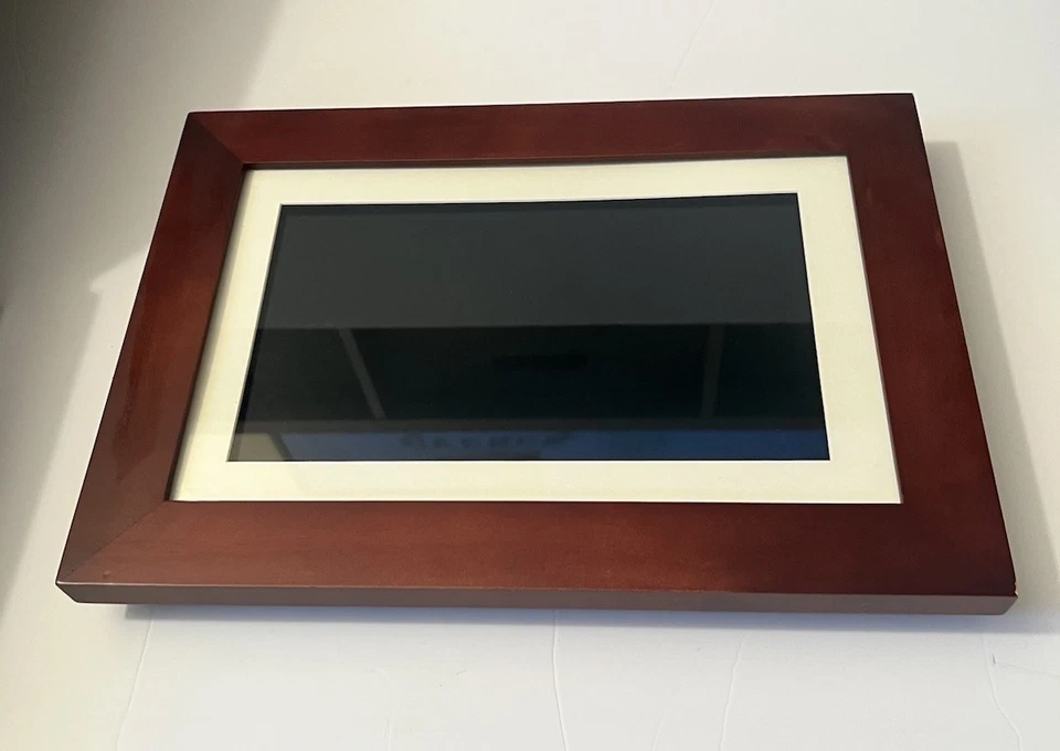 Philips 10" LED Mahogany Wood Frame Picture Wall Digital Desk Photos Panel - Image 4 of 4