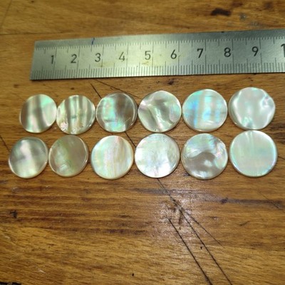 12 Hellbeige Perlmutt -Knopfrohlinge 16 mm /  Button Mother-of-Pearl 