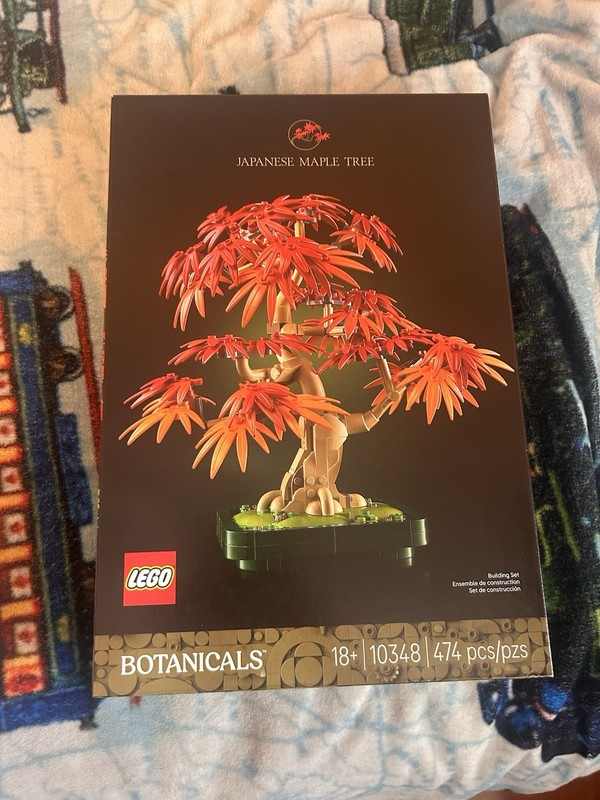 LEGO Botanicals Japanese Maple Tree 10348 Set 474 Pieces 18+