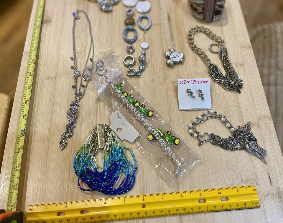 Betsey JohnsonBestCanvasDisney MickeyUnlimited 17pcJewelryBag FreeS/H - Image 3 of 4