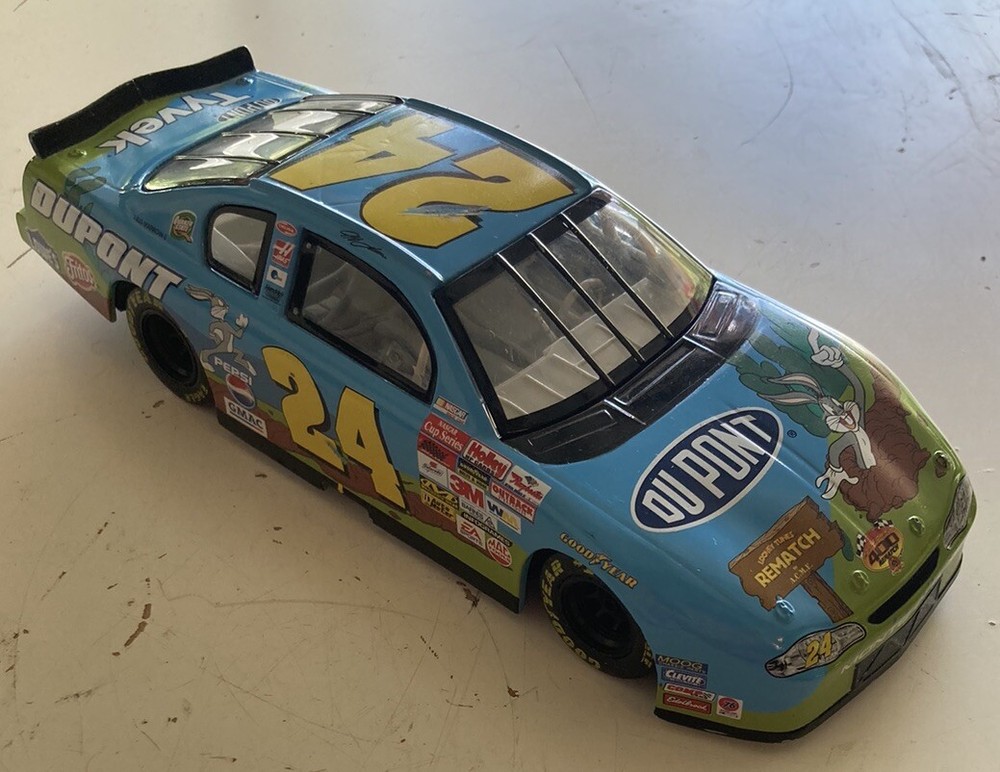 Vintage Jeff Gordon #24 Looney Tunes Chevrolet Monte Carlo NASCAR Diecast Model