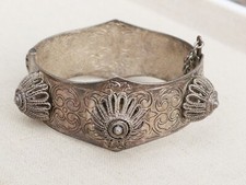 Vintage Moroccan Berber hinged cuff bracelet bangle silvertone filigree domes