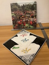 RETRO VINTAGE WEISS Blumen FLORAL BAUMWOLLE TASCHENTUCH x3 Box Muttertag Geschenk