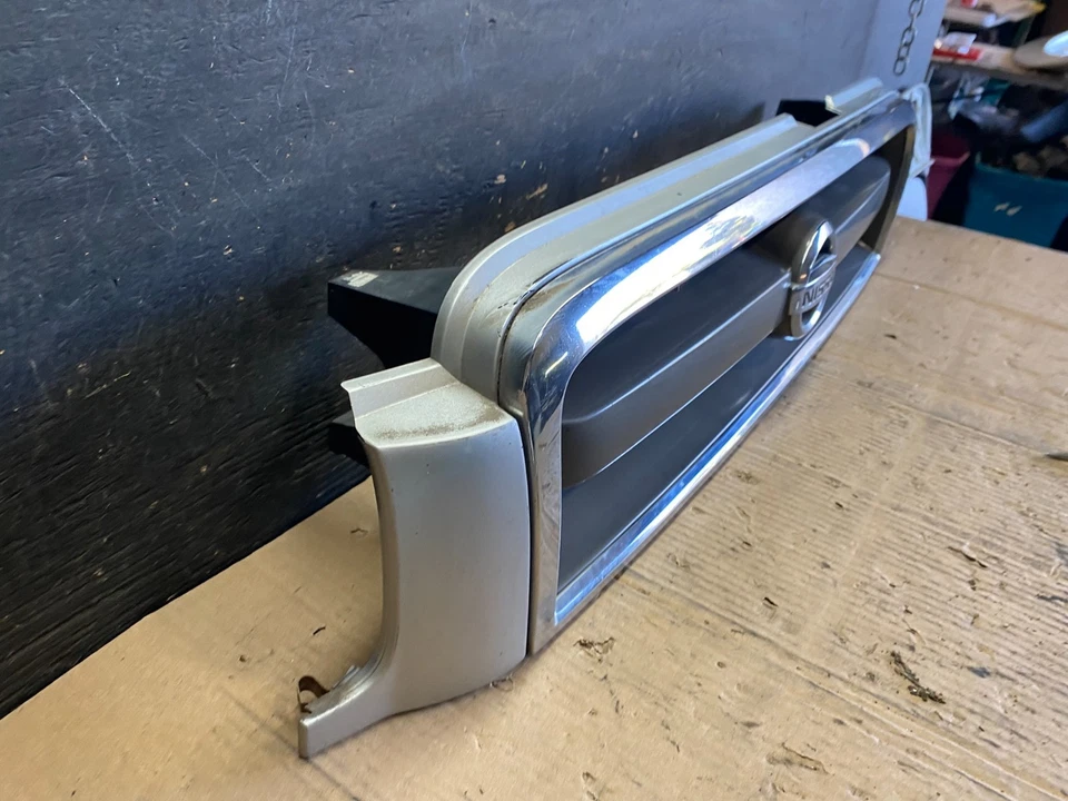 Nissan Pathfinder 2002 2003 2004 parrilla superior delantera OEM S8646 DG Foto 3 de 4