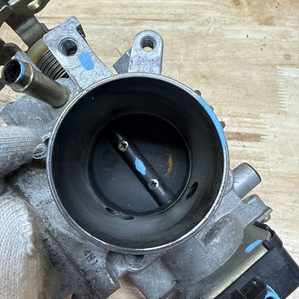 1986-1990 TOYOTA CELICA CAMRY Throttle Body Valve 1.6/2.0/2.2L 22210-74220 OEM Foto 4 de 4