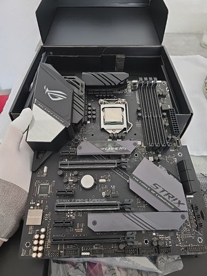   ASUS ROG STRIX Z390-E + Intel i9-9900K 8C/16T Bundle   GETESTET   OVP
