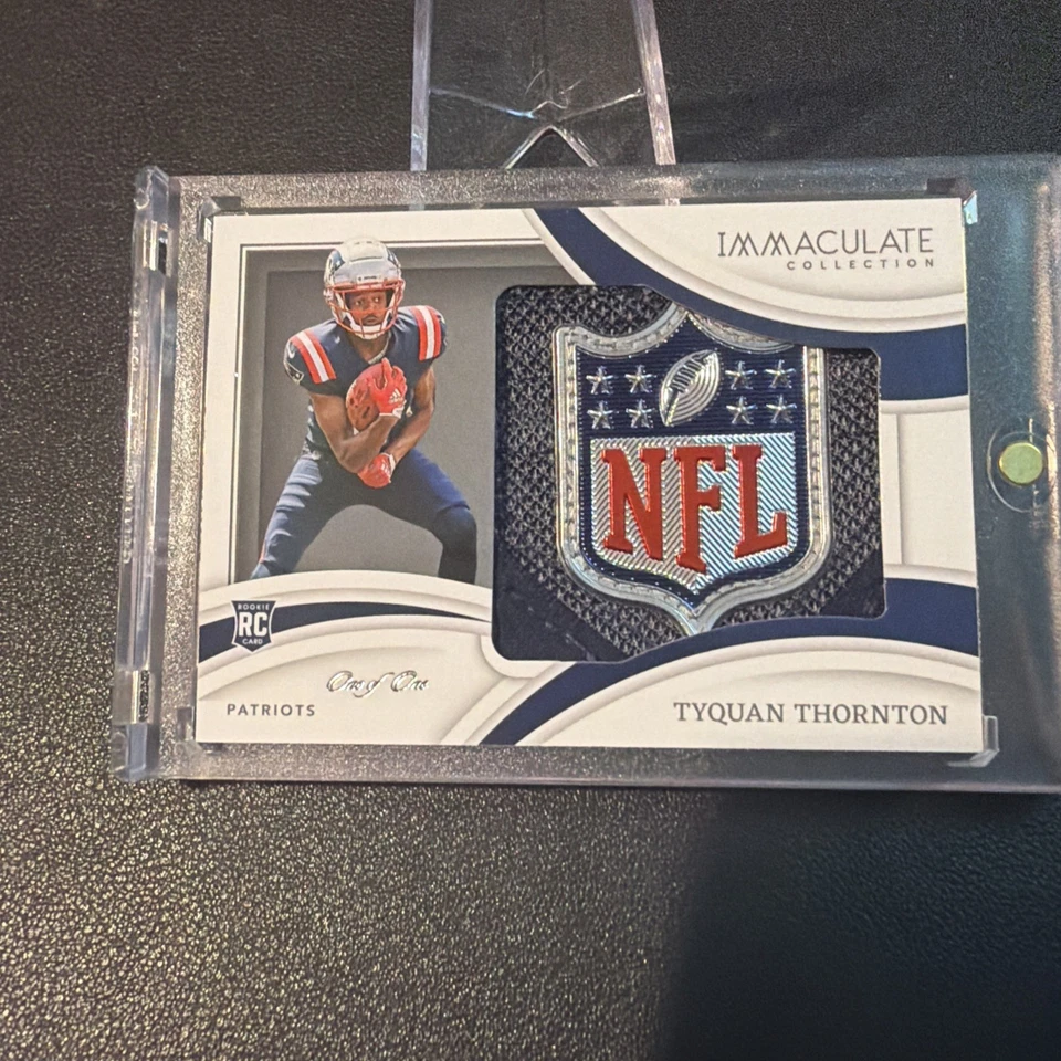 2022 PANINI IMMACULATE TYQUAN THORNTON ROOKIE NFL SHIELD 1/1 CHIEFS STAR - Image 3 of 3