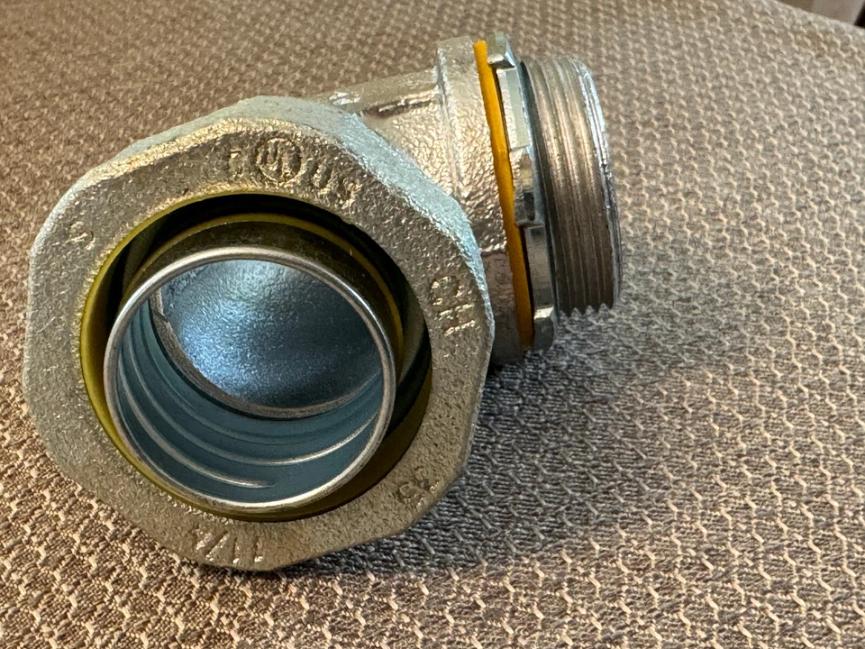 Eaton LT12590 Liquidador hermético al líquido 1-1/4” 90° conector macho sin aislamiento Foto 3 de 4