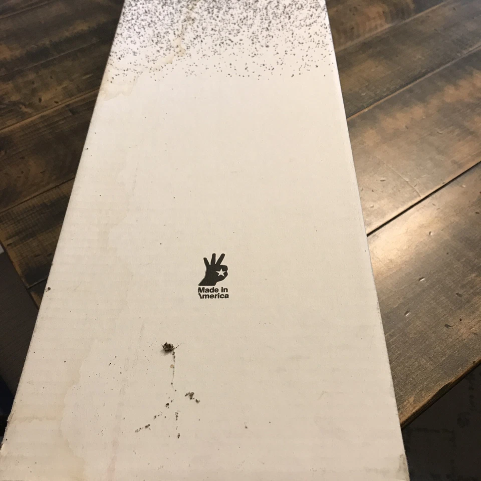 Bug deflector Fits 1994-1998 Chevrolet S10 Blazer Jimmy Deflecta Shield vtg NOS - Image 2 of 4