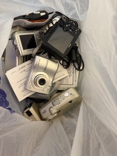 16 Camera Lot Canon Sony Fujifilm Olympus Polaroid Yashica – AS IS Parts/Repair