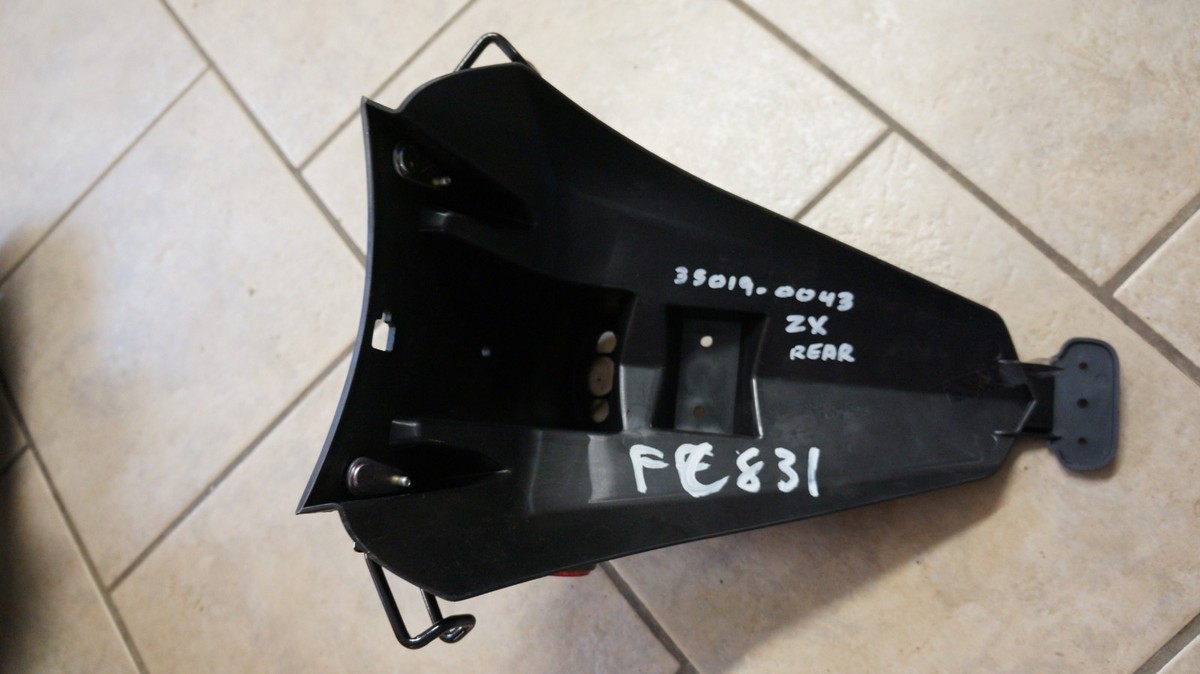2006 Kawasaki Ninja Zx14 Rear Back Fender Mud Guard 35019-0043