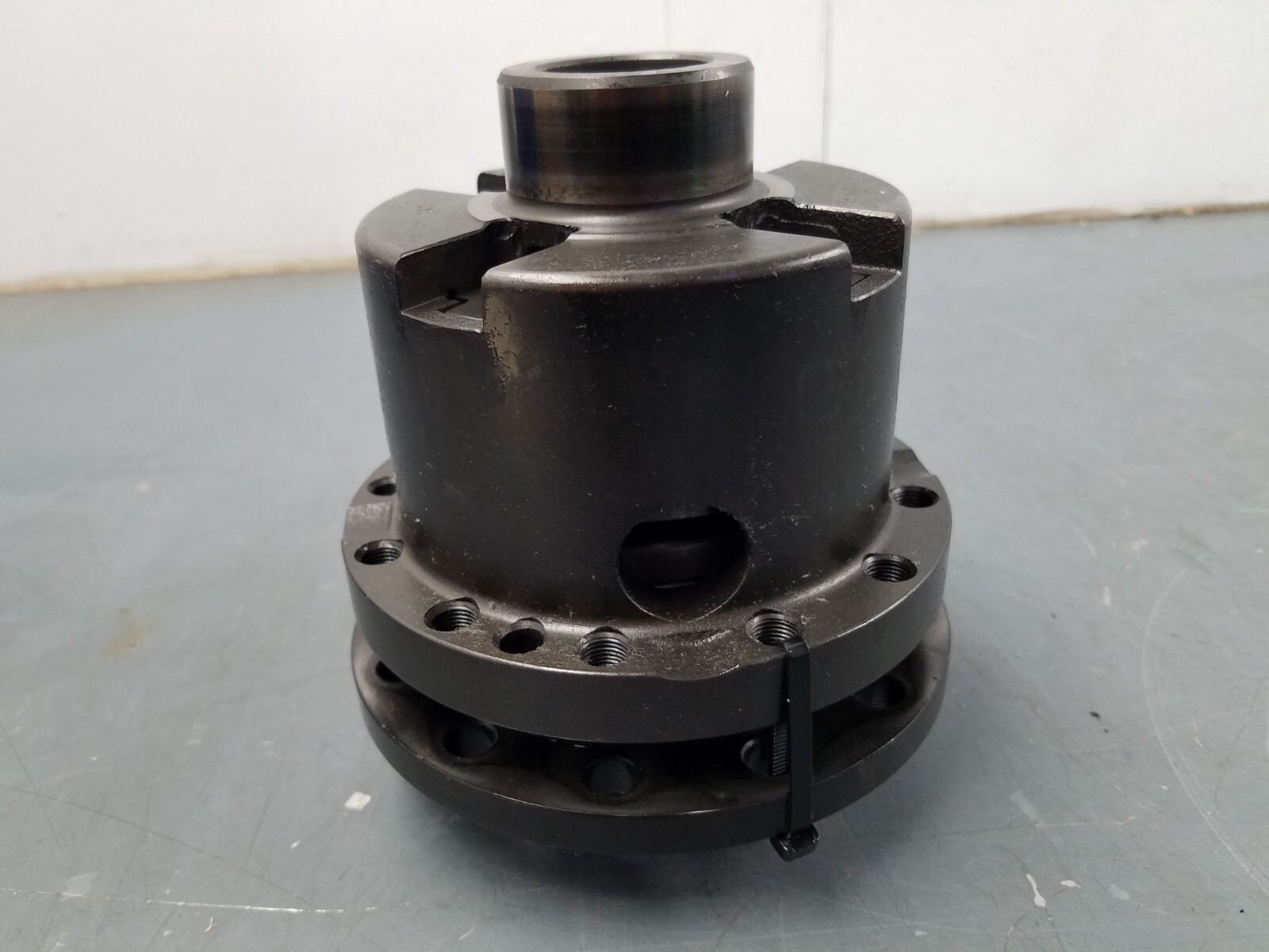 Lamborghini Gallardo  OEM Rear Differential Carrier #7649 B5