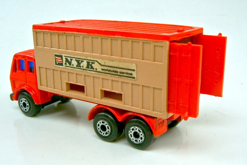 Matchbox Superfast Nr. 42C Mercedes Container Truck rot "NYK" - Bild 2 von 4