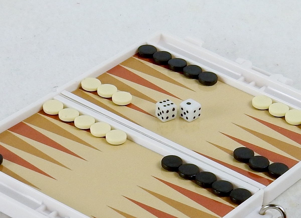Pocket Game Backgammon on Key Chain, Magnetic Pieces, Travel