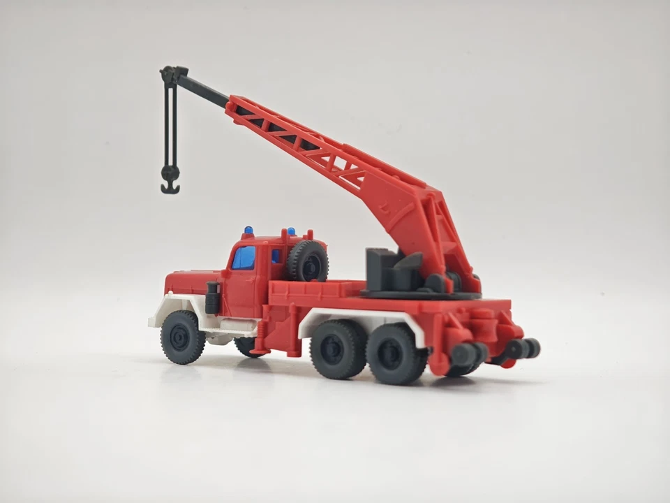 Wiking H0 1:87 Magierus Deutz carro gru vigili del fuoco (156649 33) - Immagine 3 di 4