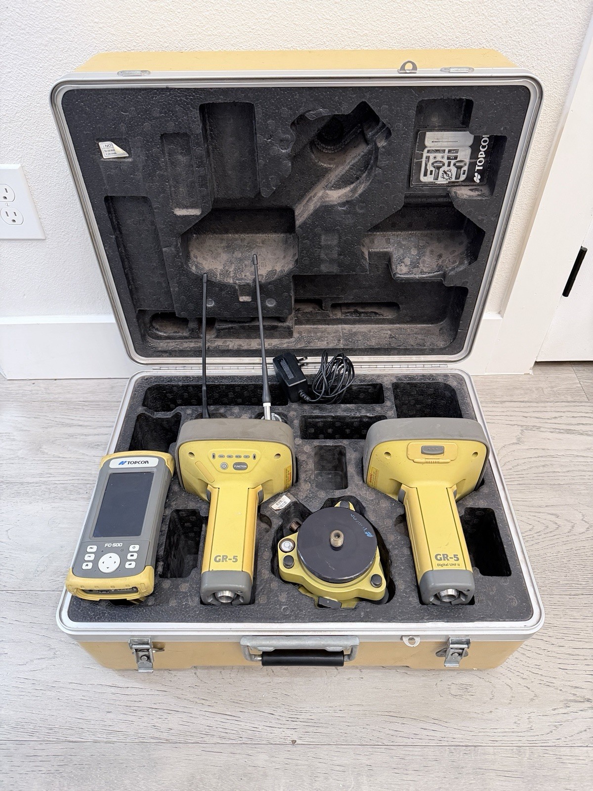 Topcon GR-5+ Vanguard GNSS Base Rover RTK Kit FC-500 Magnet Field Digital UHF II