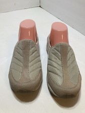 Easy Spirit Women  s 7.5 SEHOTRACE-J Beige Clogs Travel time Slip On Shoes