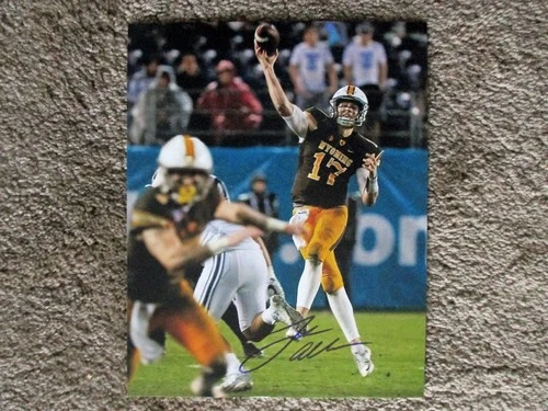JOSH ALLEN AUTOGRAPHED 8X10 w/COA