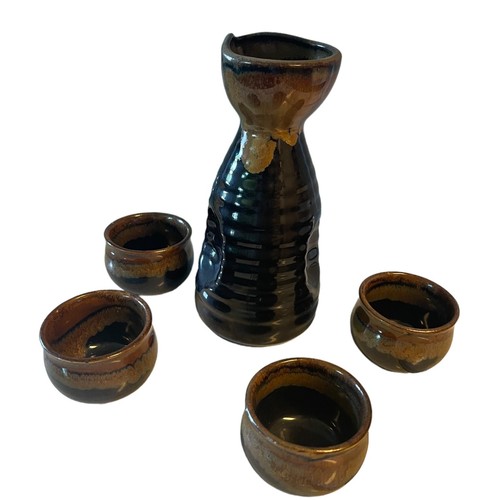 Sake Ceramic 2 Tone Decanter With 4 Cups Drinking Set - Picture 3 of 7