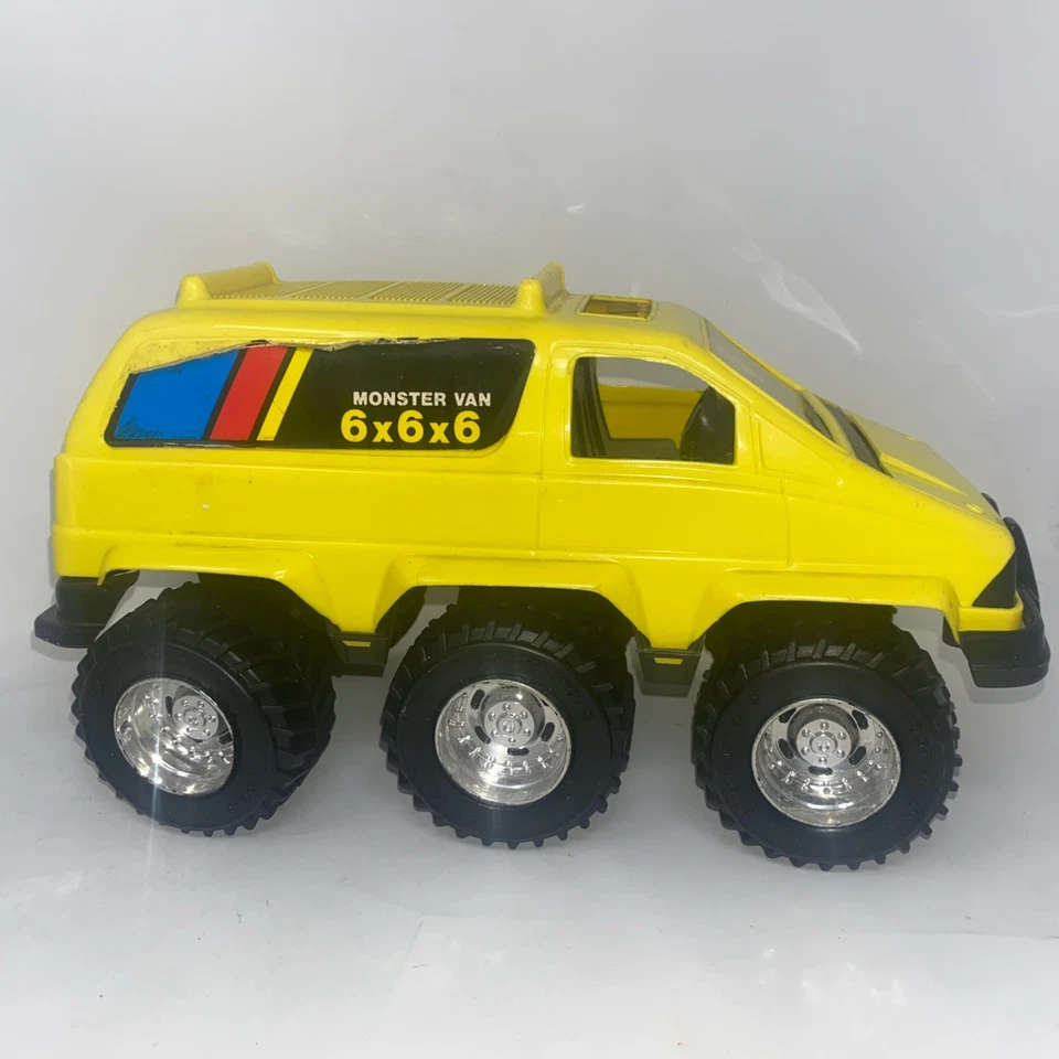 VINTAGE MONSTER VAN 6x6x6 Tootsietoy Yellow Black Big 1:18 Scale 6 Wheeler USA - Image 2 of 4